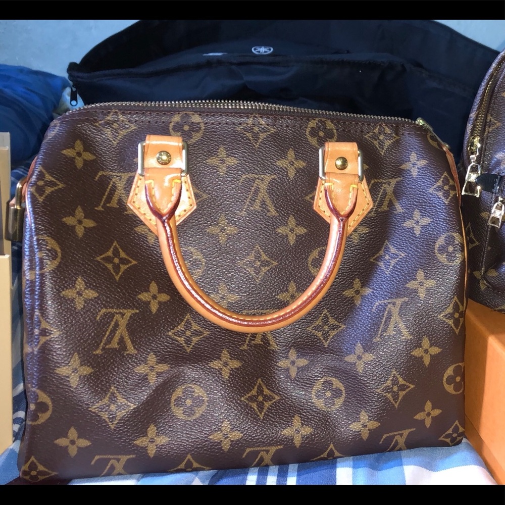 Authentic Louis Vuitton speedy 25